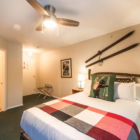 Courthouse Inn Revelstoke-3